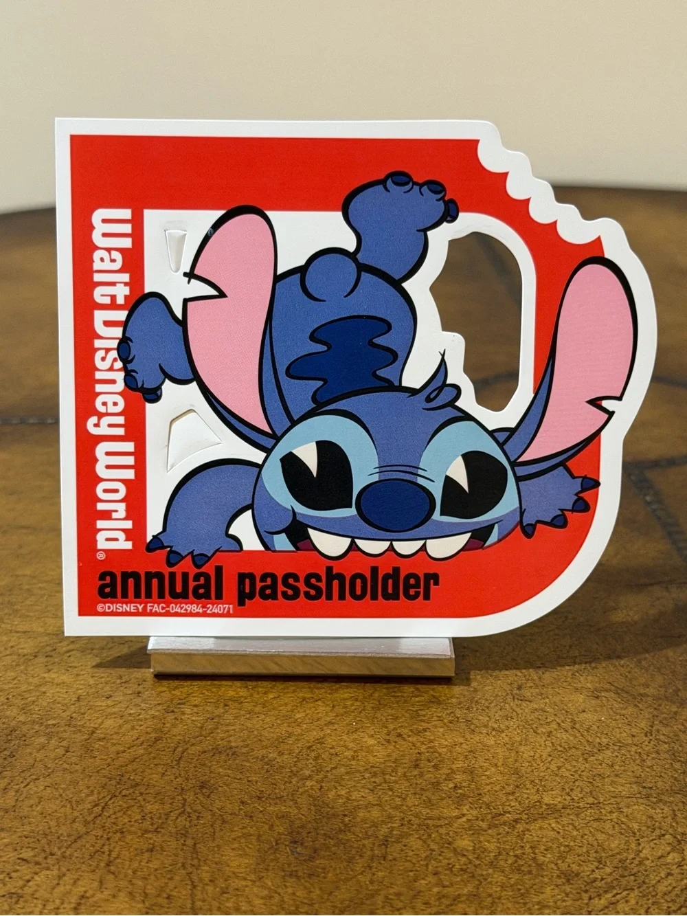 NEW AUTHENTIC WALT DISNEY WORLD ANNUAL PASSHOLDER 2025 STITCH MAGNET